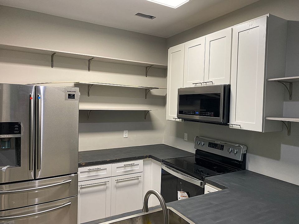 Kitchen Nee appliances