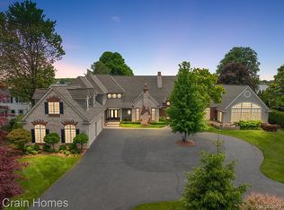 8147 River Rd, Marine City, MI 48039