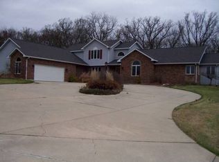 4510 Hillcrest Ln, Sterling, IL 61081