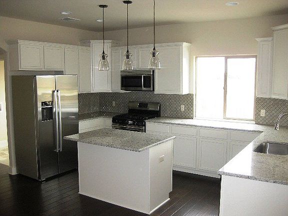 3rd image of 406 Easton Dr
