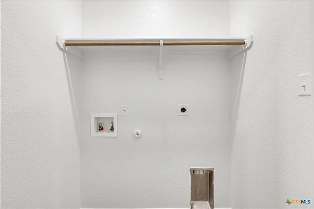3 bed, 1200 sqft, $1,550 — Photo 4