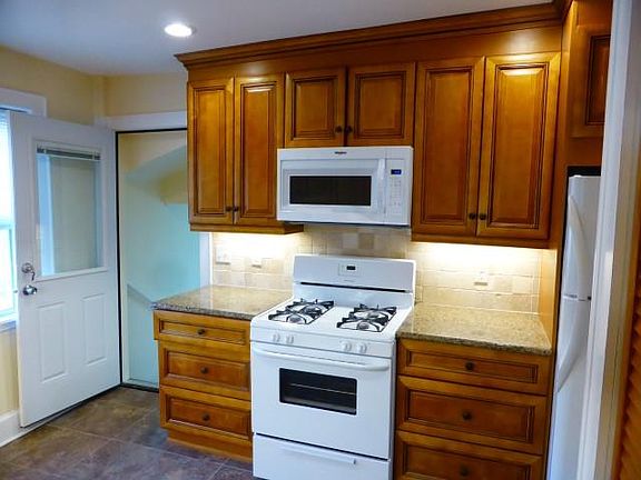 Kitchen - door to back stairs