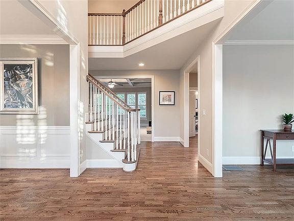4th image of 434 Oak Valley Cir SE