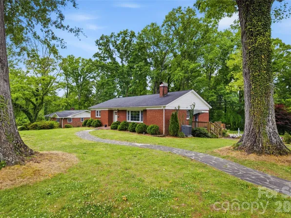200 Falls St, Morganton, NC 28655