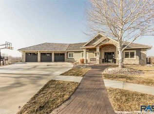 4801 S Swiss Stone Cir, Sioux Falls, SD 57108