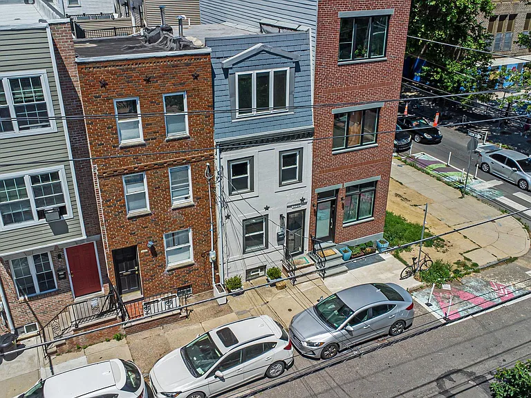 1705 Montrose St — Photo 33