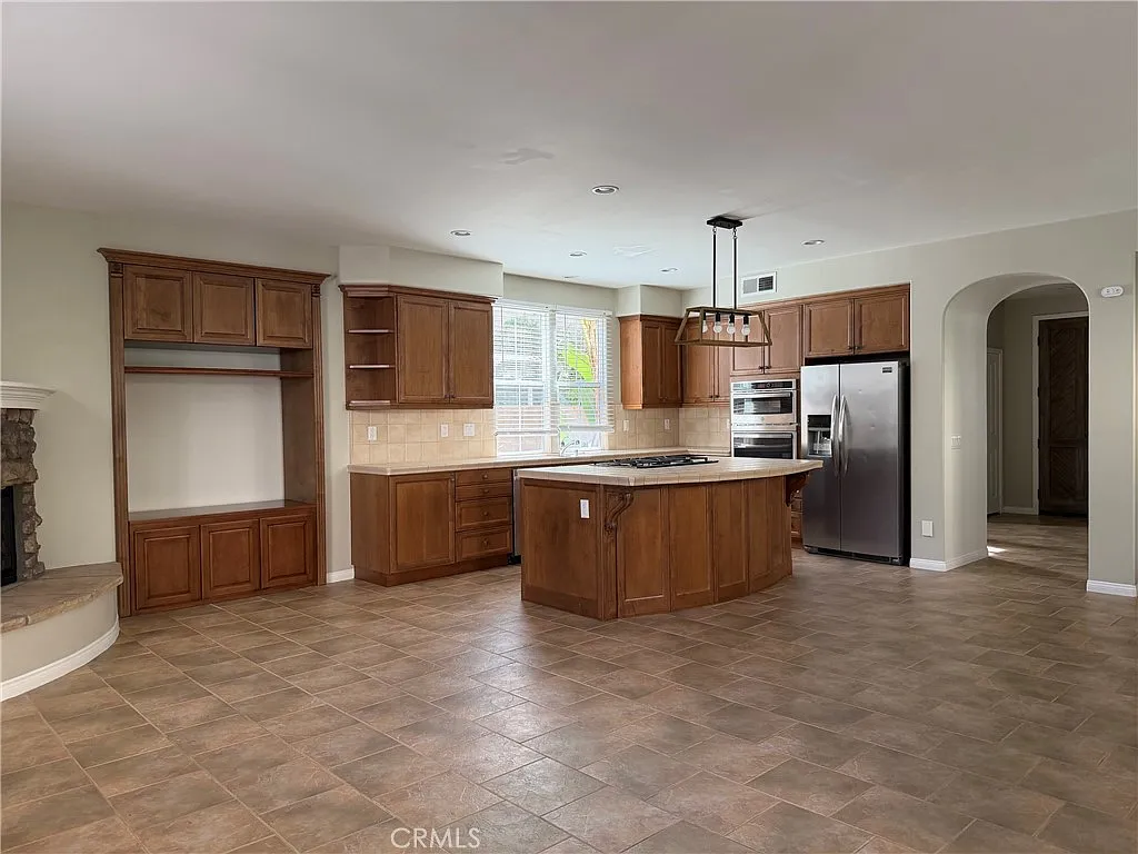 4 bed, 3.5 bath, 2662 sqft, $5,600 — Photo 2