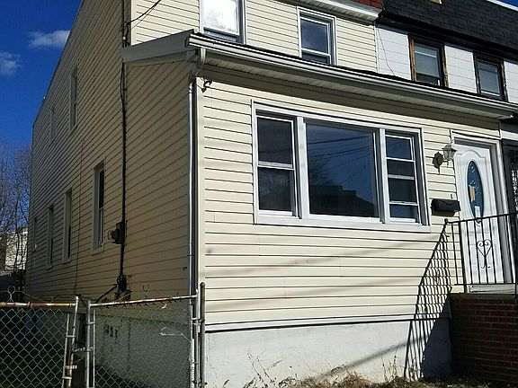 2nd image of 9314 112th St