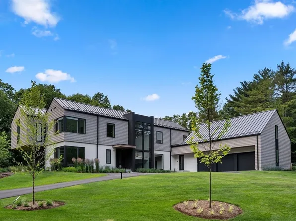 286 Country Dr, Weston, MA 02493