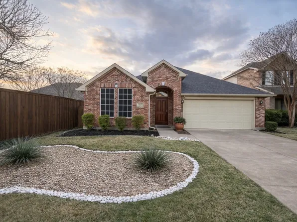 1607 Creekside Dr, Corinth, TX 76210