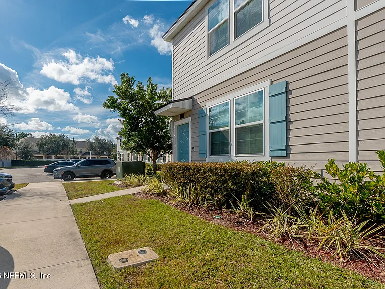 513 Spanish Oaks Way — Photo 3