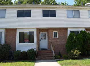 27 Wood Acres Dr, North Brunswick, NJ 08902