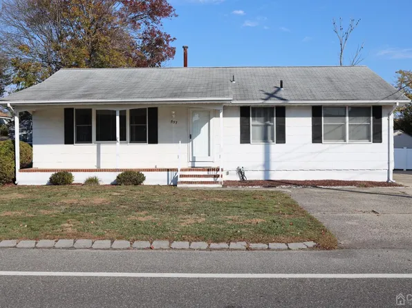 537 E Bayview Ave, Ocean Gate, NJ 08740