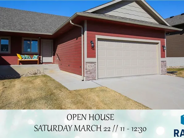 1212 N Brennan Ct, Sioux Falls, SD 57110