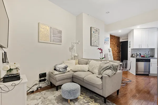 Rented by Dalan Rentals | media 25