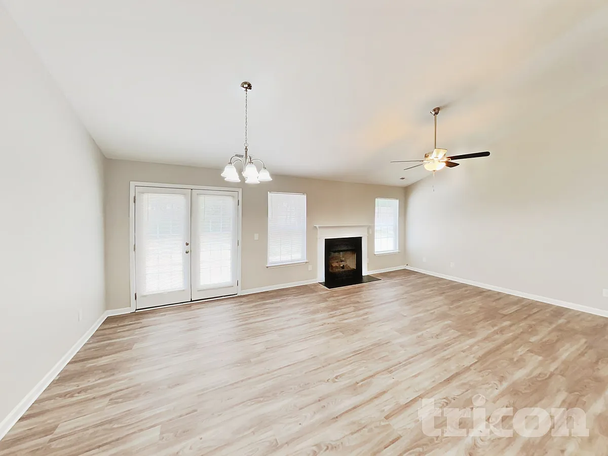 Building Photo - 614 Walnut Crossing Dr
