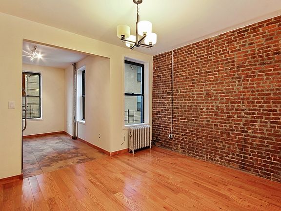 2nd image of 580 Lincoln Pl APT 1R