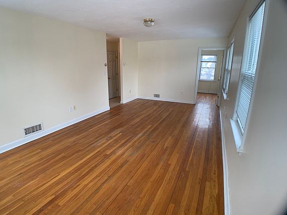 5th image of 30 Ebbett Ave #30