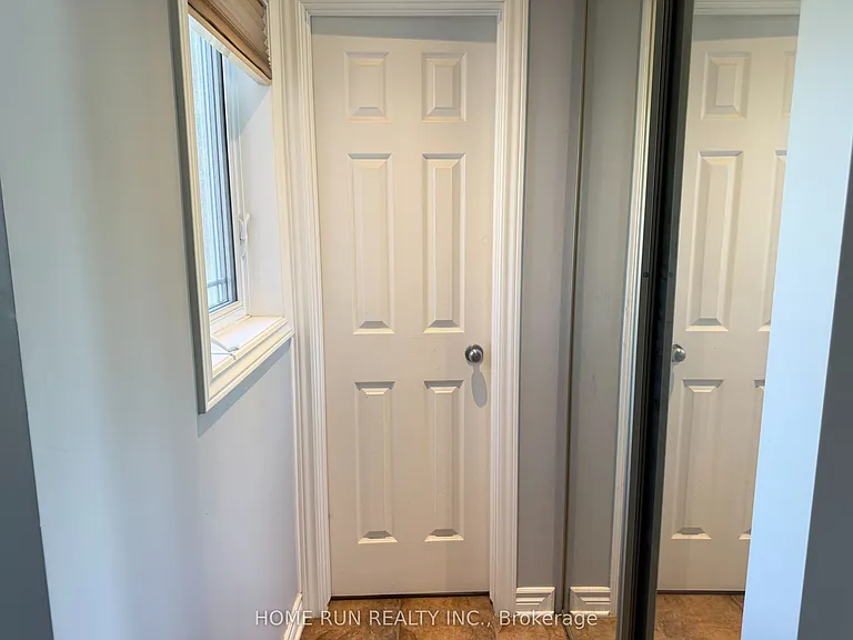 114 Glendore St — Photo 5