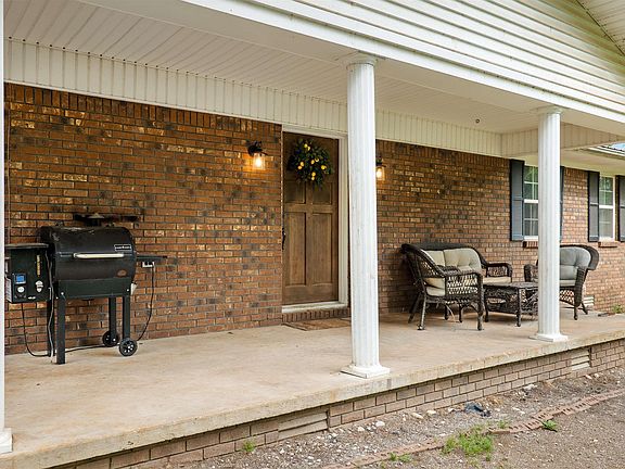 4th image of 471 Lawrence Rd #201
