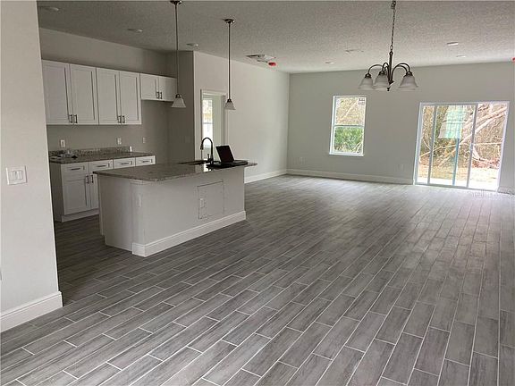 2nd image of 1914 Manatee Ln