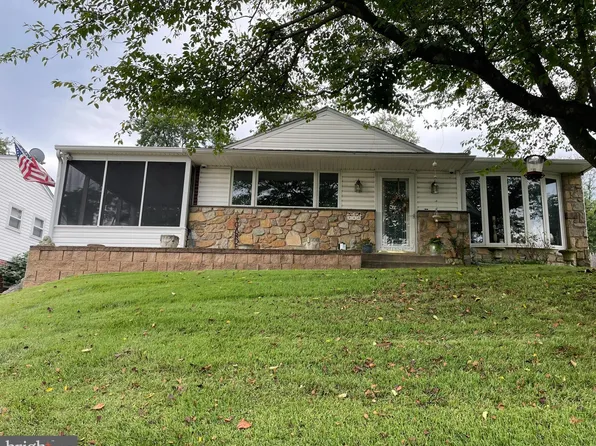 340 Robinson Dr, Broomall, PA 19008
