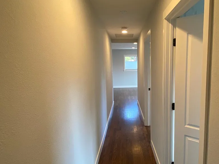 1246 E Hamilton Ave — Photo 7