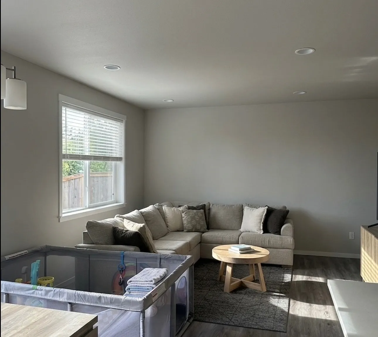 4 bed, 2.5 bath, 1766 sqft, $2,600 — Photo 3