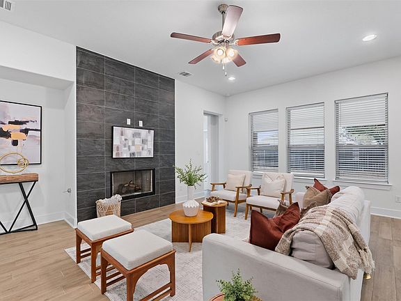 3rd image of 109 Wake Ln