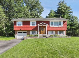 13 Reggie Dr, Wappingers Falls, NY 12590