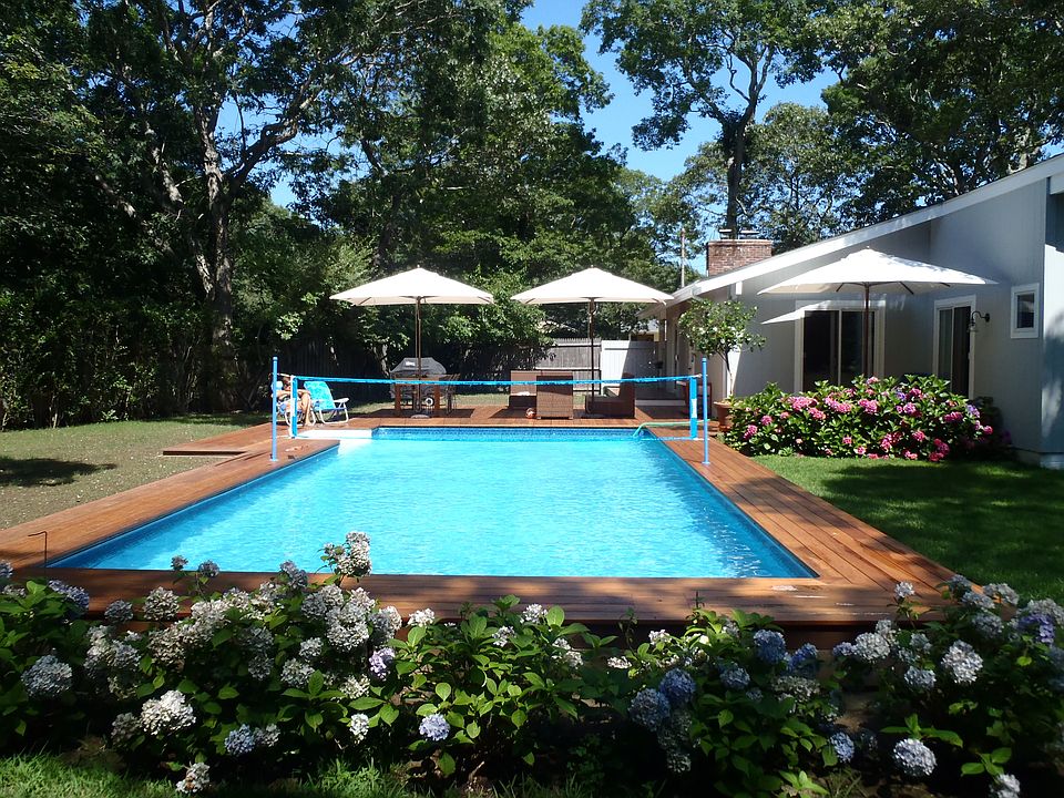 1st image of 22 Hampton Bays Dr