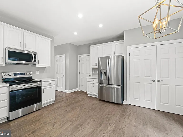 1525 Walters Ln — Photo 9