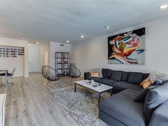 3rd image of 4915 Tyrone Ave APT 130