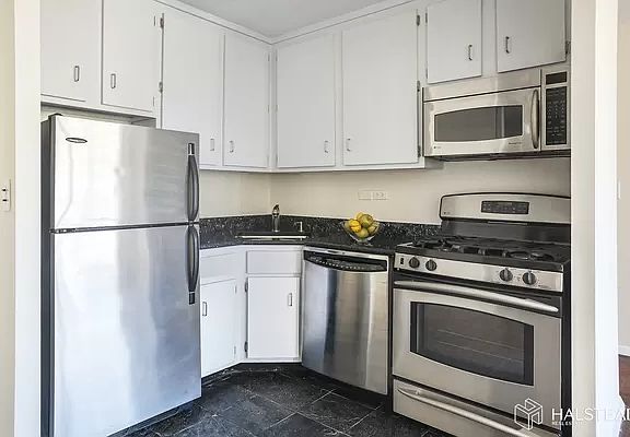 5th image of 333 E 45th St APT 20D