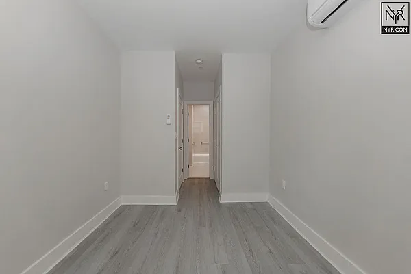 Rented by New York Residence | media 32