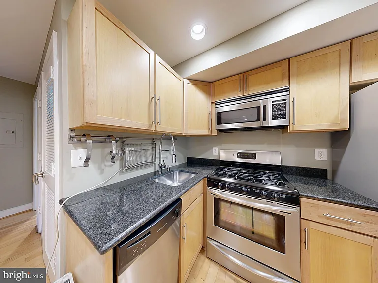 6 Rhode Island Ave NW #2 — Photo 18