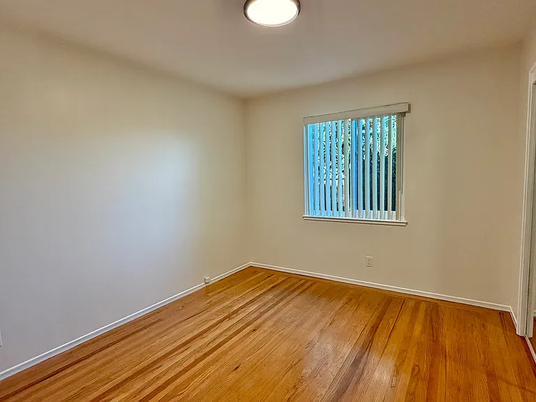 1001 Cambridge Ave — Photo 6
