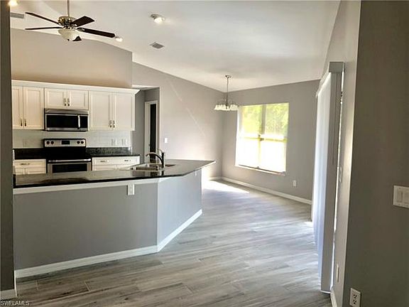 3rd image of 8841 Woodgate Dr