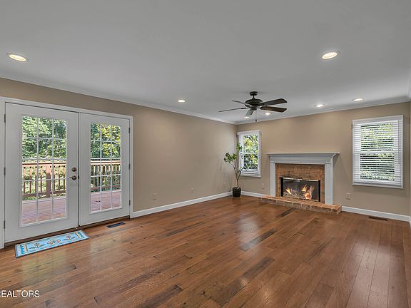 3rd image of 1301 Shadybrook Cove Ln