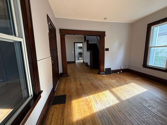 3rd image of 1509 44th Ave N