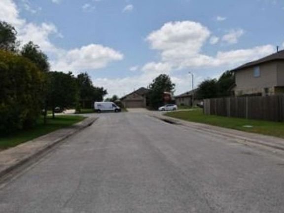 Exterior Neighborhood (street photo)