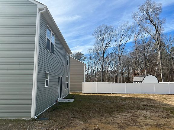 3rd image of 1229 Manor Dr