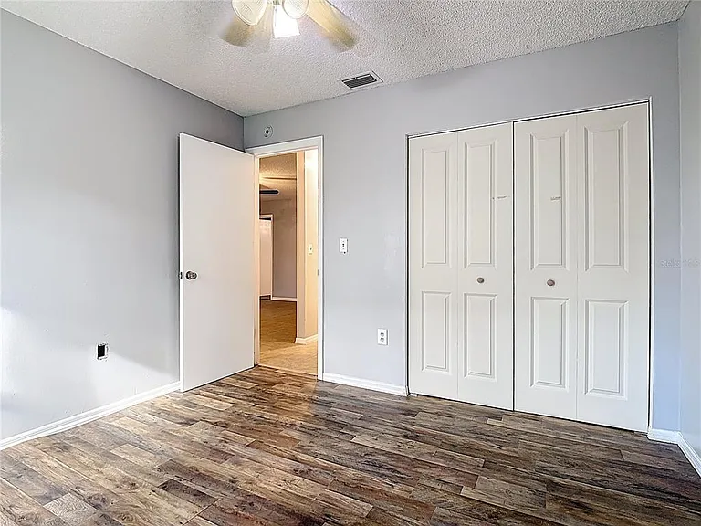 571 Hunter Cir — Photo 13