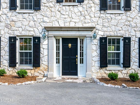 2nd image of 512 Forest Hills Blvd