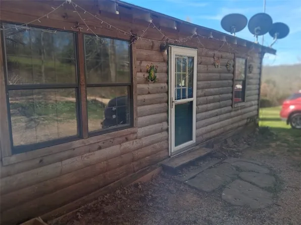 297 Madison St #5270, Huntsville, AR 72740