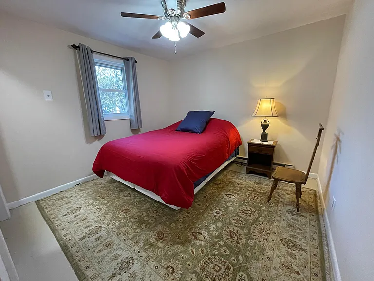 Medium Sized Bedroom - that's a Queen Sized Bed in the photo