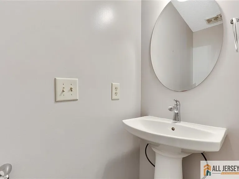 140 S Barrow Pl — Photo 14