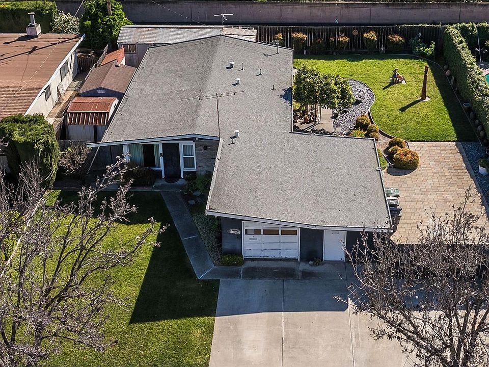 1st image of 1225 Manzano Way