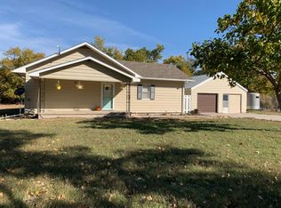 126 SE 10th Rd, Great Bend, KS 67530