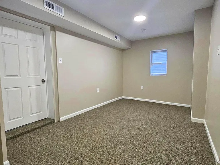 6010 Reed St — Photo 9